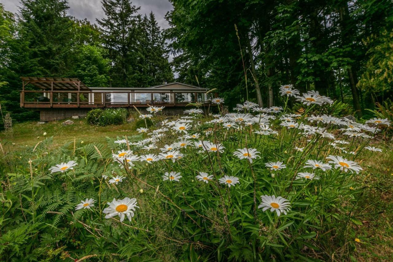 Gowlland Harbour Resort Heriot Bay Buitenkant foto
