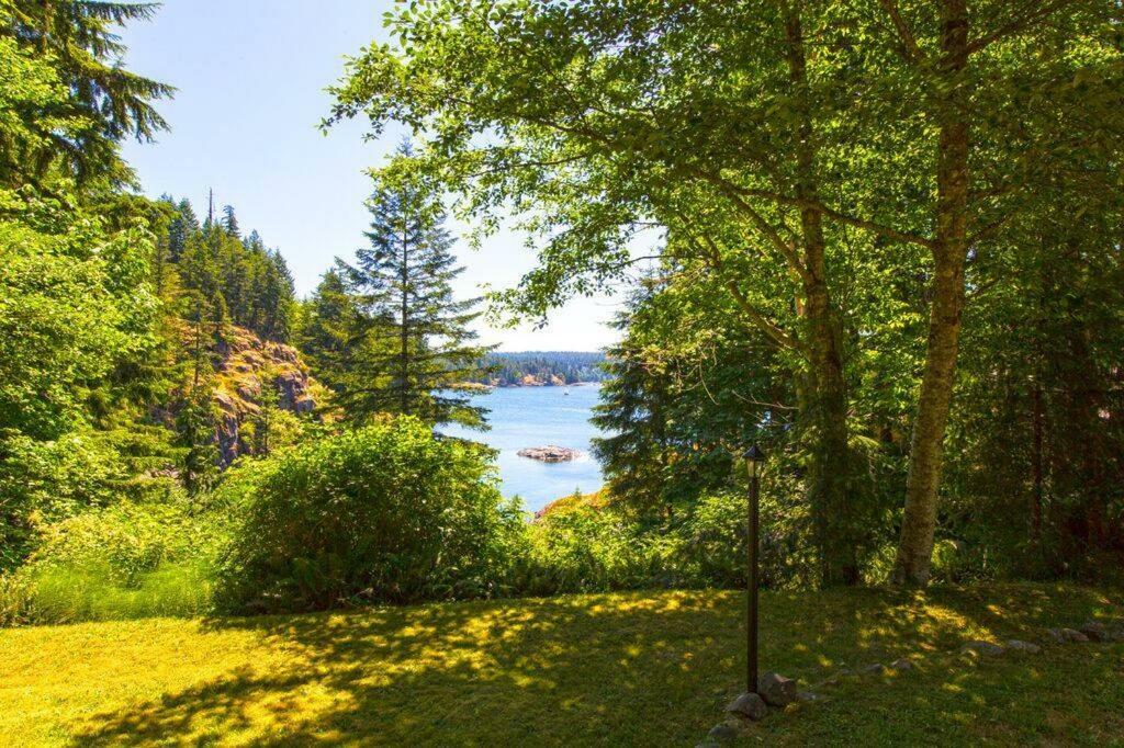 Gowlland Harbour Resort Heriot Bay Buitenkant foto