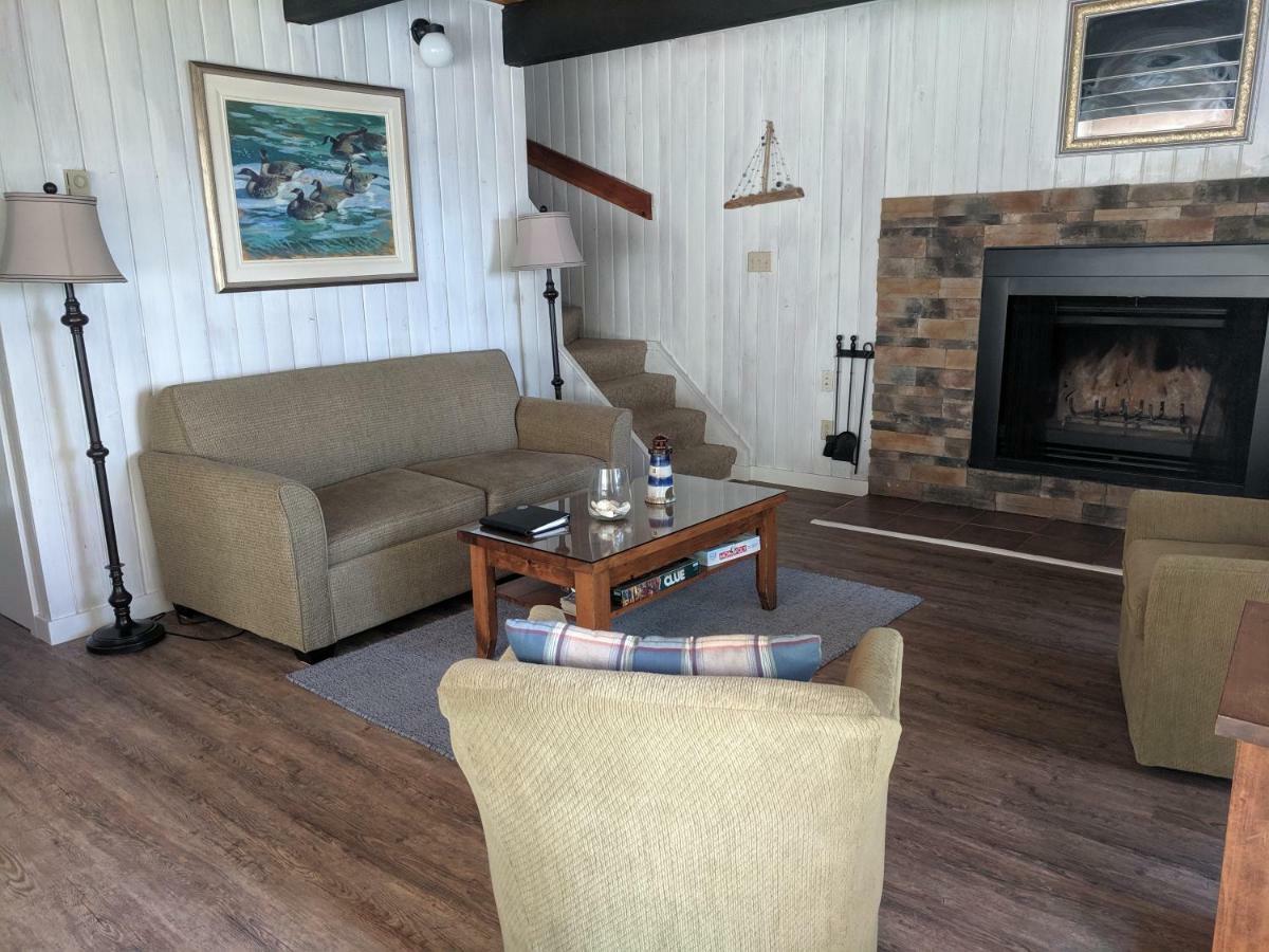 Gowlland Harbour Resort Heriot Bay Buitenkant foto